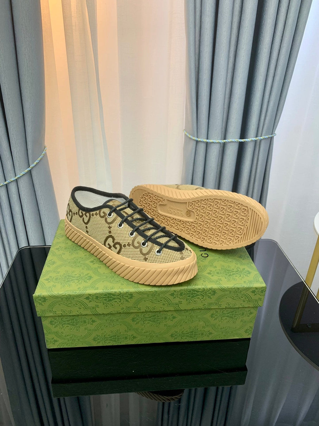 GUCCI UNIQUE SNEAKER THICK-SOLE STRAW COLOR CANVAS