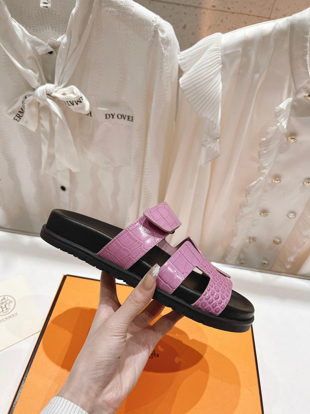 HERMES CHYPRE SANDAL BLACK AND LAVENDER LAMBSKIN