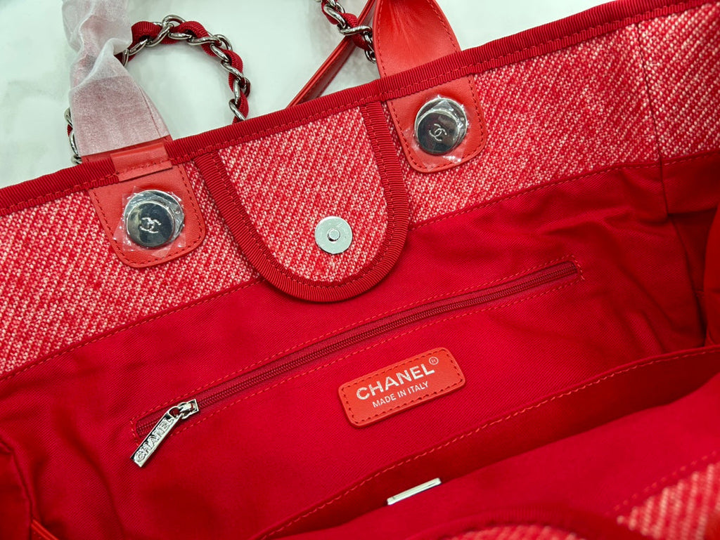 CHANEL DEAUVILLE LARGE 38 TOTE BAG IN CHERRY RED CANVAS WITH WHITE LOGO