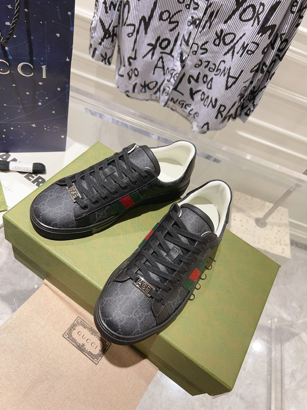 GUCCI ACE  SUPREME TRAINER BLACK CALFSKIN WITH PATTERNS