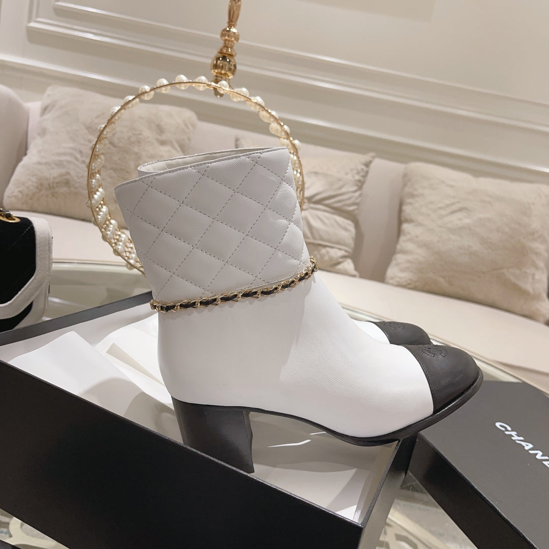 CHANEL MID-HEEL ANKLE BOOTS IN WHITE CALFSKIN