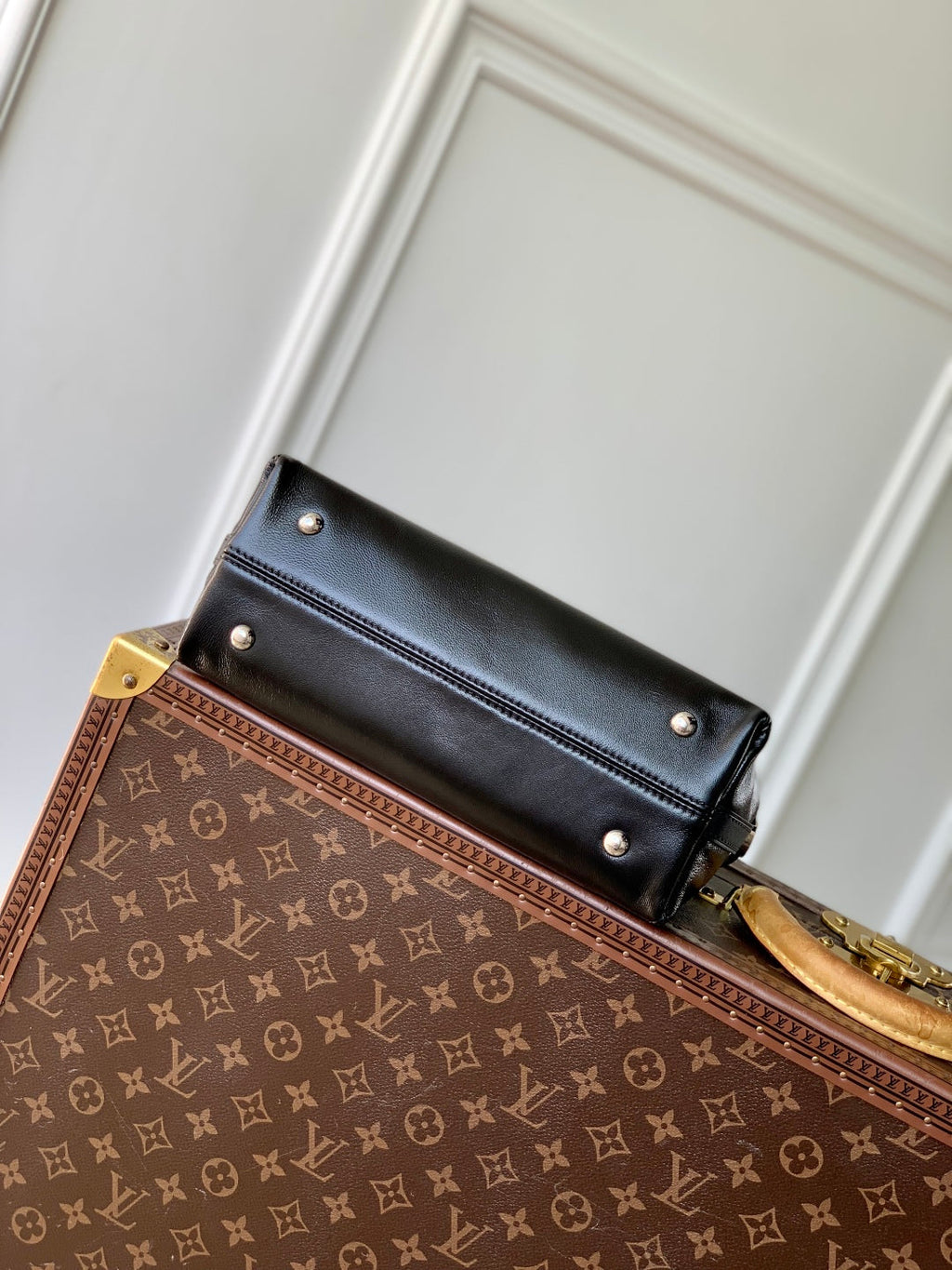 LOUIS VUITTON CARRYALL CARGO VIBE BB 26 IN BLACK LAMBSKIN BORWN MONOGRAM TAG