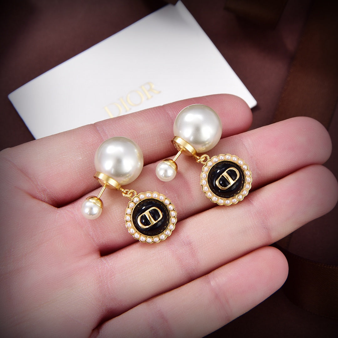 18K Dior Pearls Earrings
