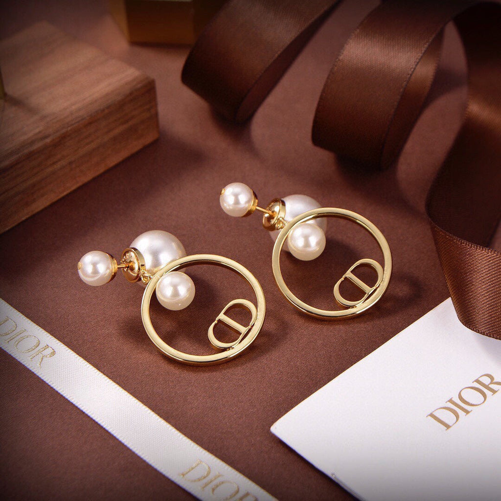 18K Dior Circle Pearls Earrings