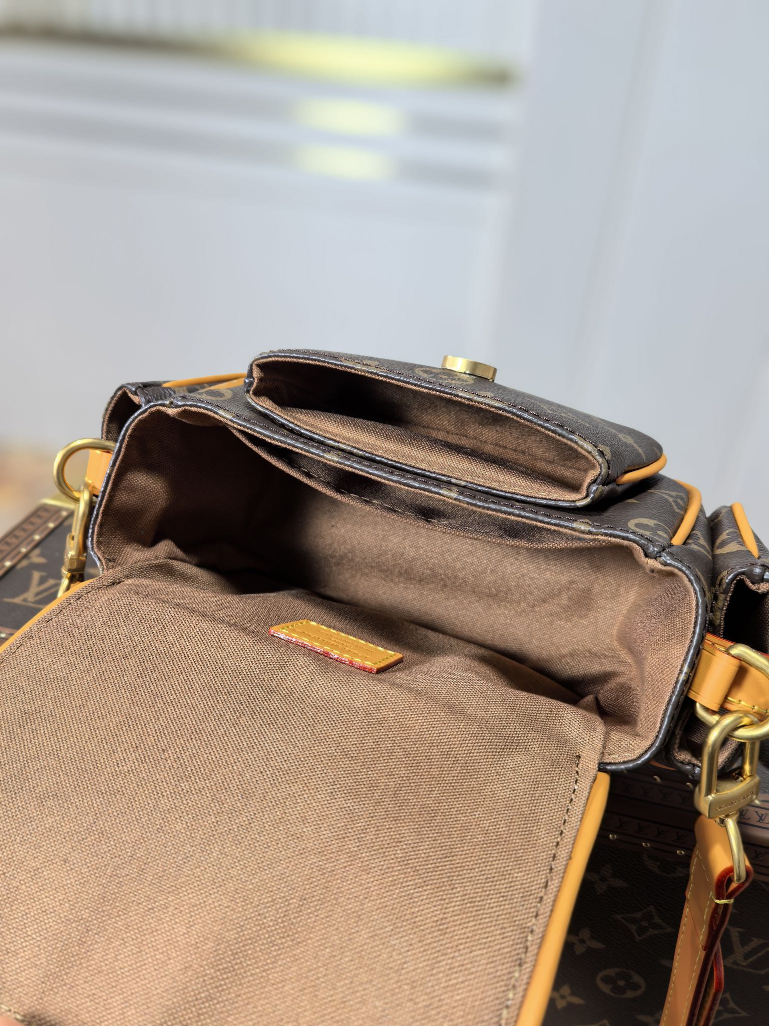 LOUIS VUITTON LV 25S CARGO 23 IN BROWN MONOGRAM CANVAS LEATHER TRIM GOLD HARDWARE