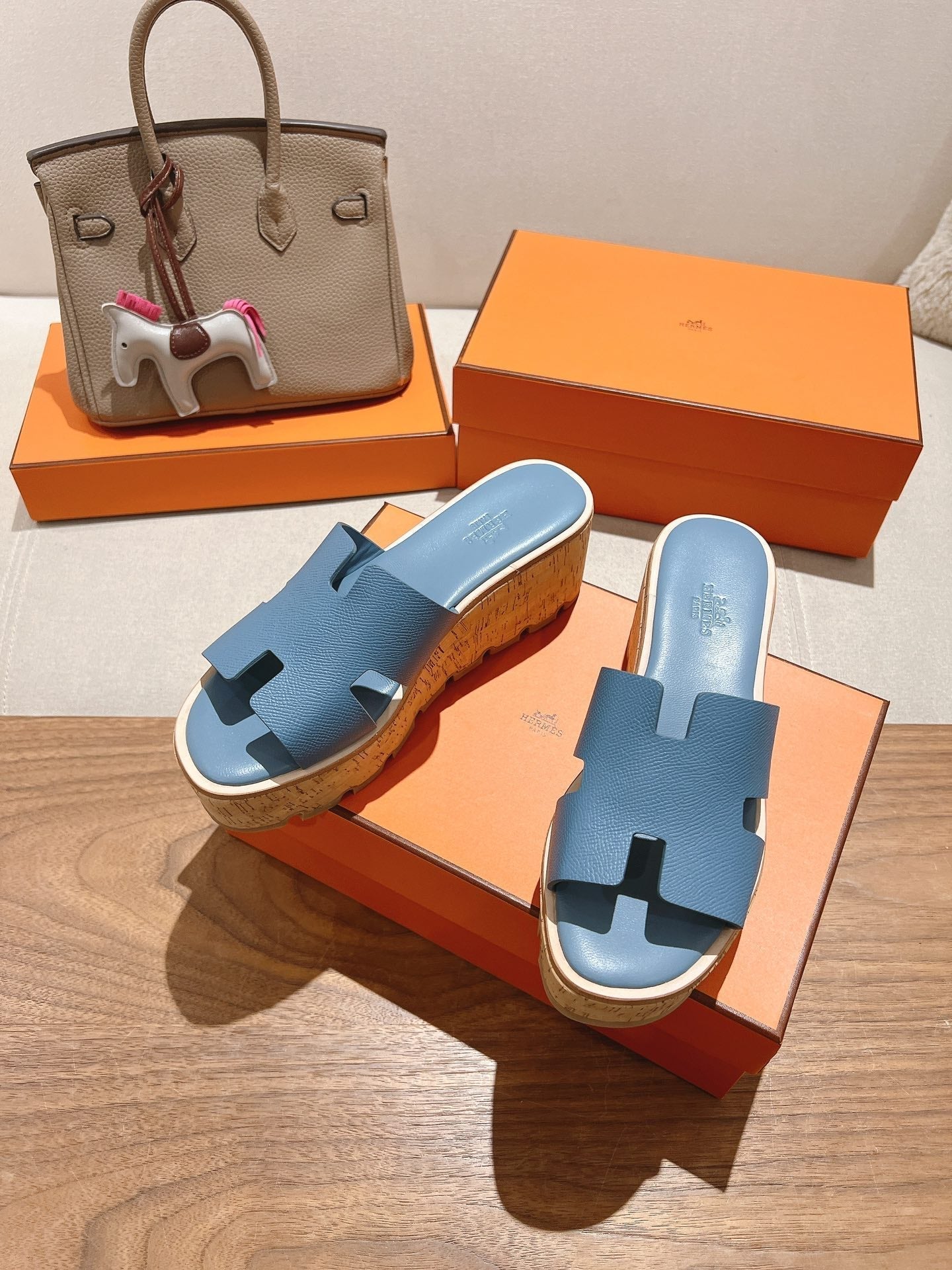 HERMES 25S HIGH WEDGE SANDALS IN BLUE LAMBSKIN STYLE 10