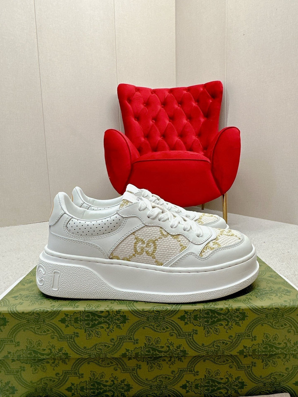 GUCCI TRAINER WHITE CALFSKIN WITH PATTERN