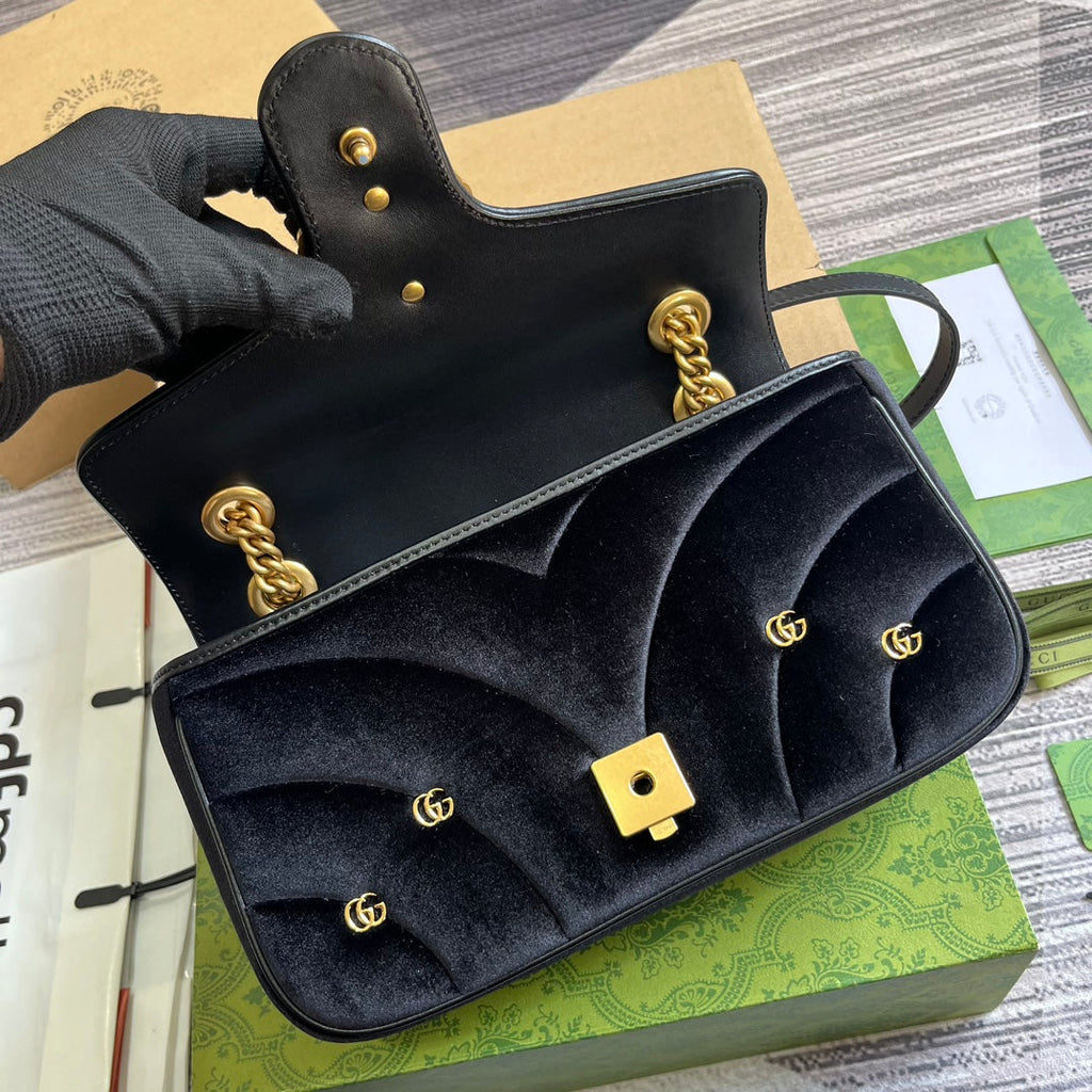 GUCCI MARMONT MEDIUM 26 BAG IN BLACK VELVET