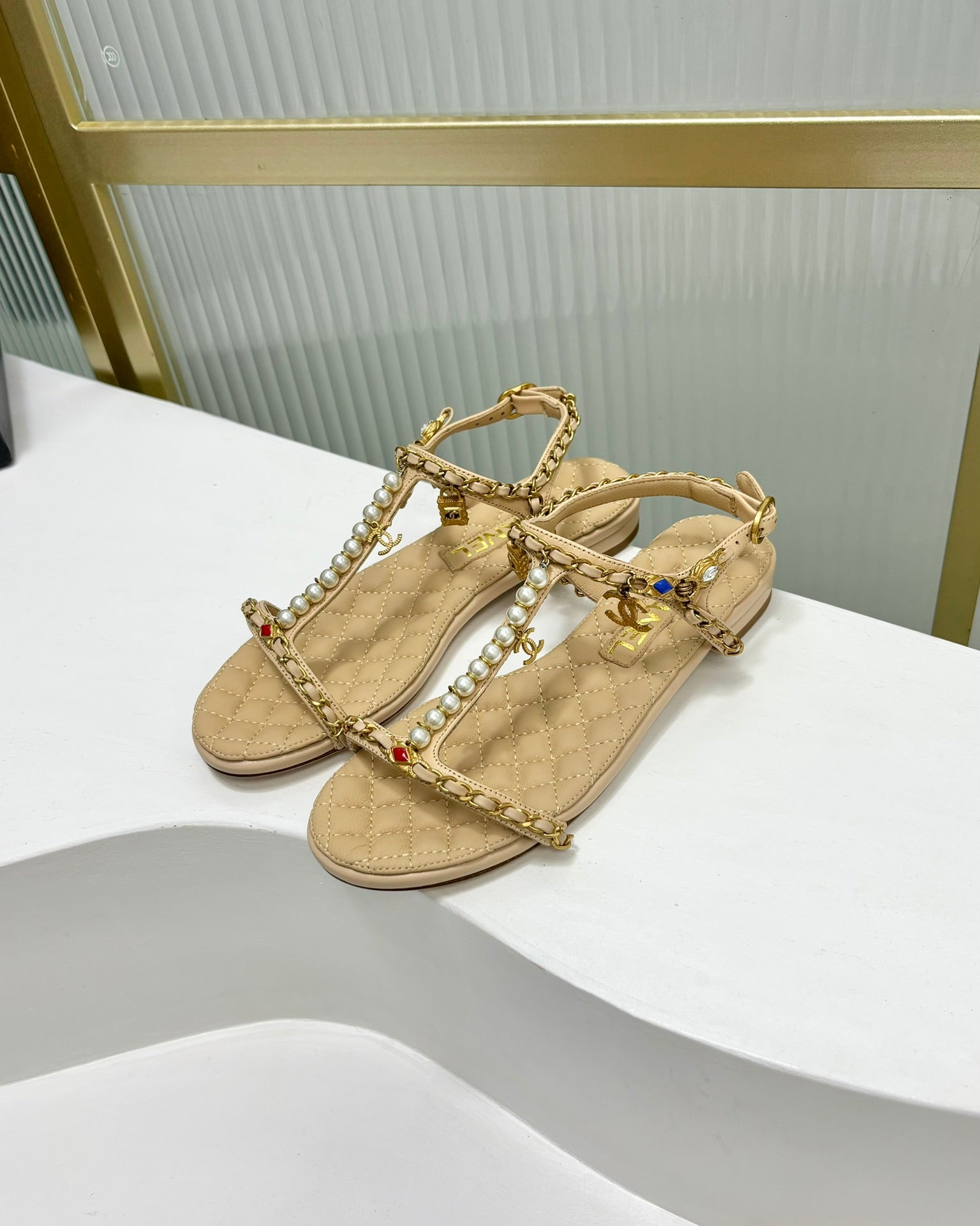 CHANEL SANDALS PEARL CHAIN IN BEIGE CREAM COWHIDE
