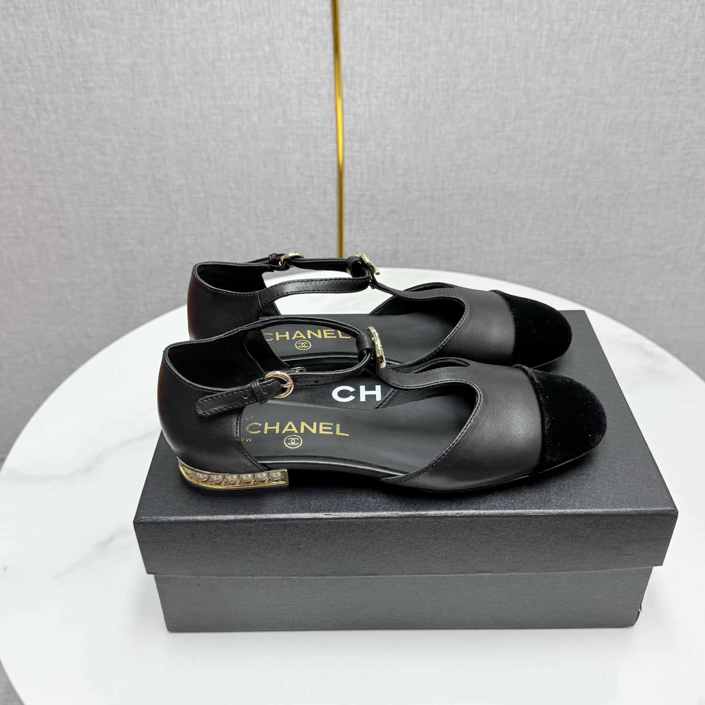 CHANEL MARY JANE 25S IN BLACK LAMBSKIN AND SUEDE WITH PEARL HEEL