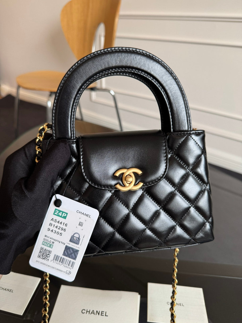 CHANEL KELLY SHOPPING BAG 19 IN BLACK CALFSKIN GOLD HARDWARE