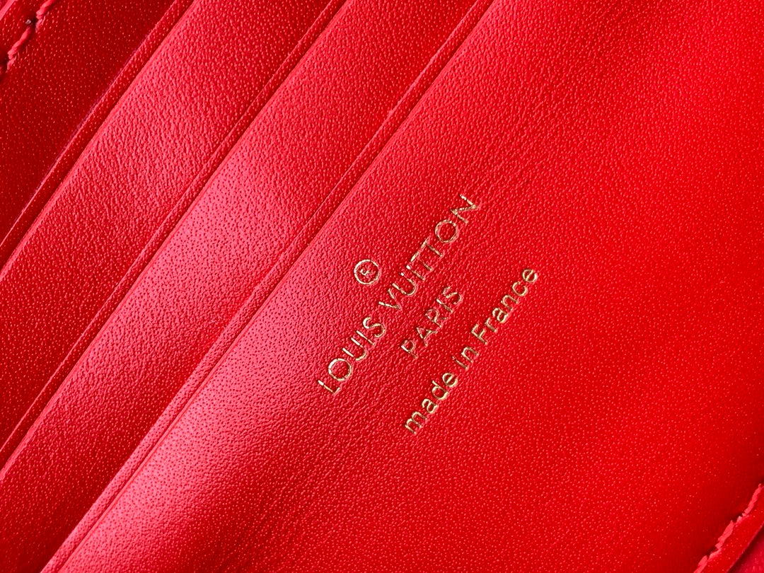 LOUIS VUITTON WALLET ON CHAIN CAPUCINES 23 IN RED SMOOTH CALFSKIN GOLD HARDWARE