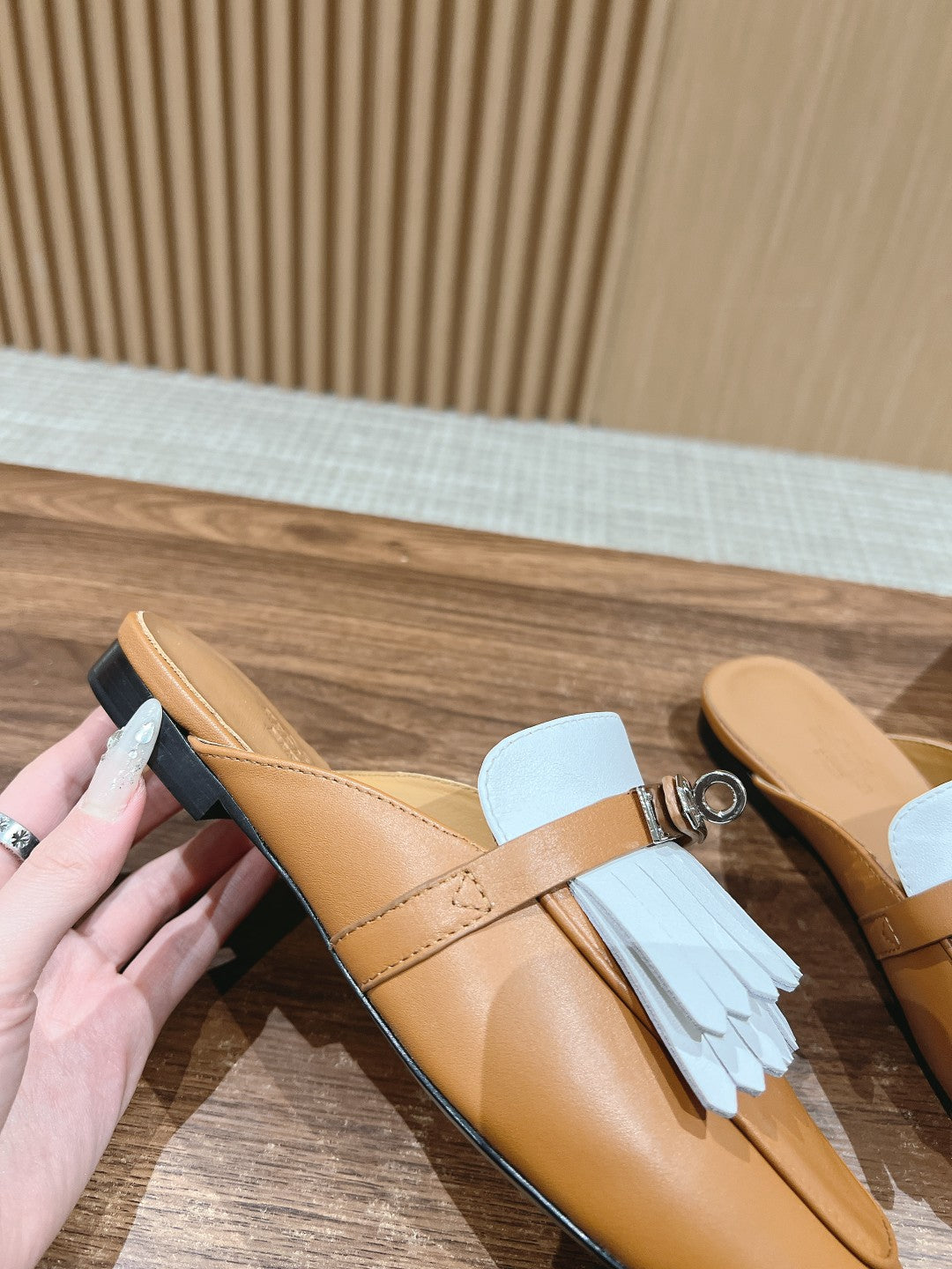 HERMES 0Z Mule Fringed Bronze