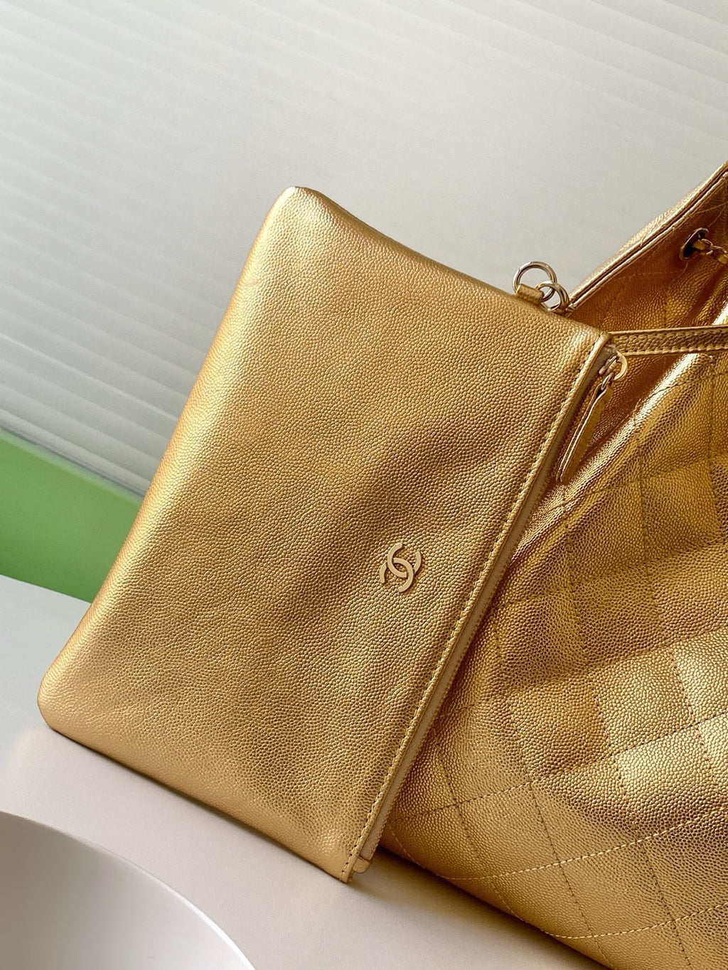 CHANEL 25S HOBO BAG 40 IN METALLIC GOLD CAVIAR LEATHER