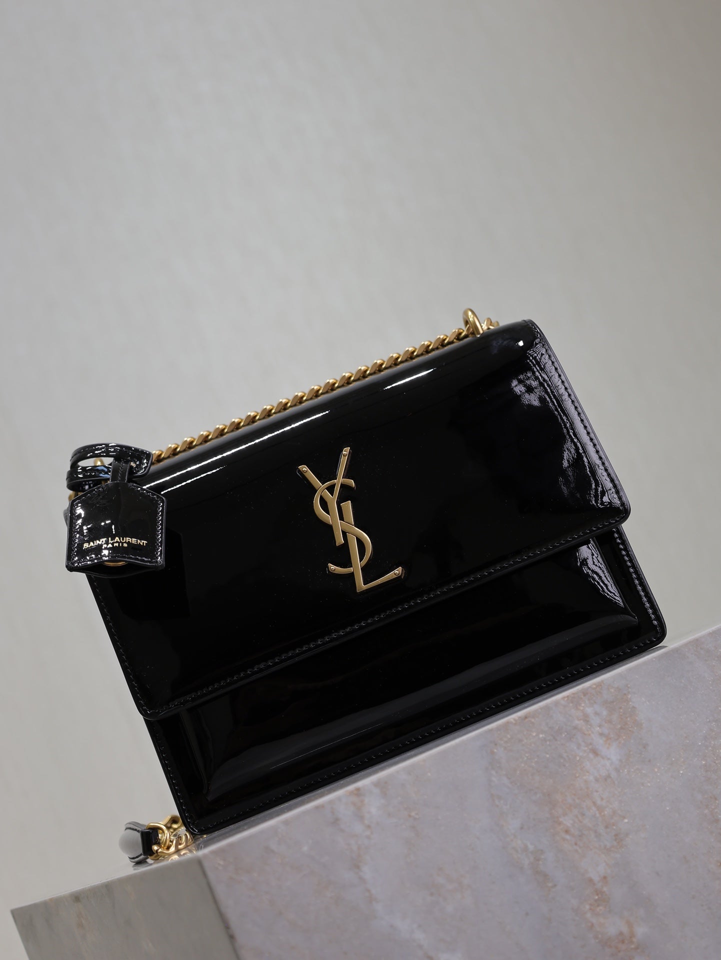 YSL 25S SUNSET MEDIUM 22 IN BLACK SHINY CALFSKIN GOLD HARDWARE