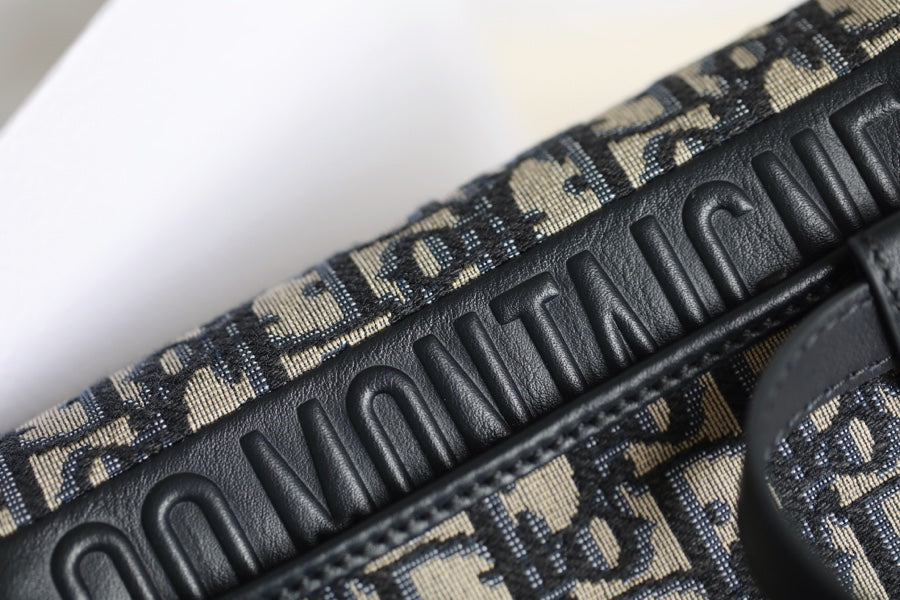 DIOR 30 MONTAIGNE 19CM BLUE OBLIQUE EMBROIDERY