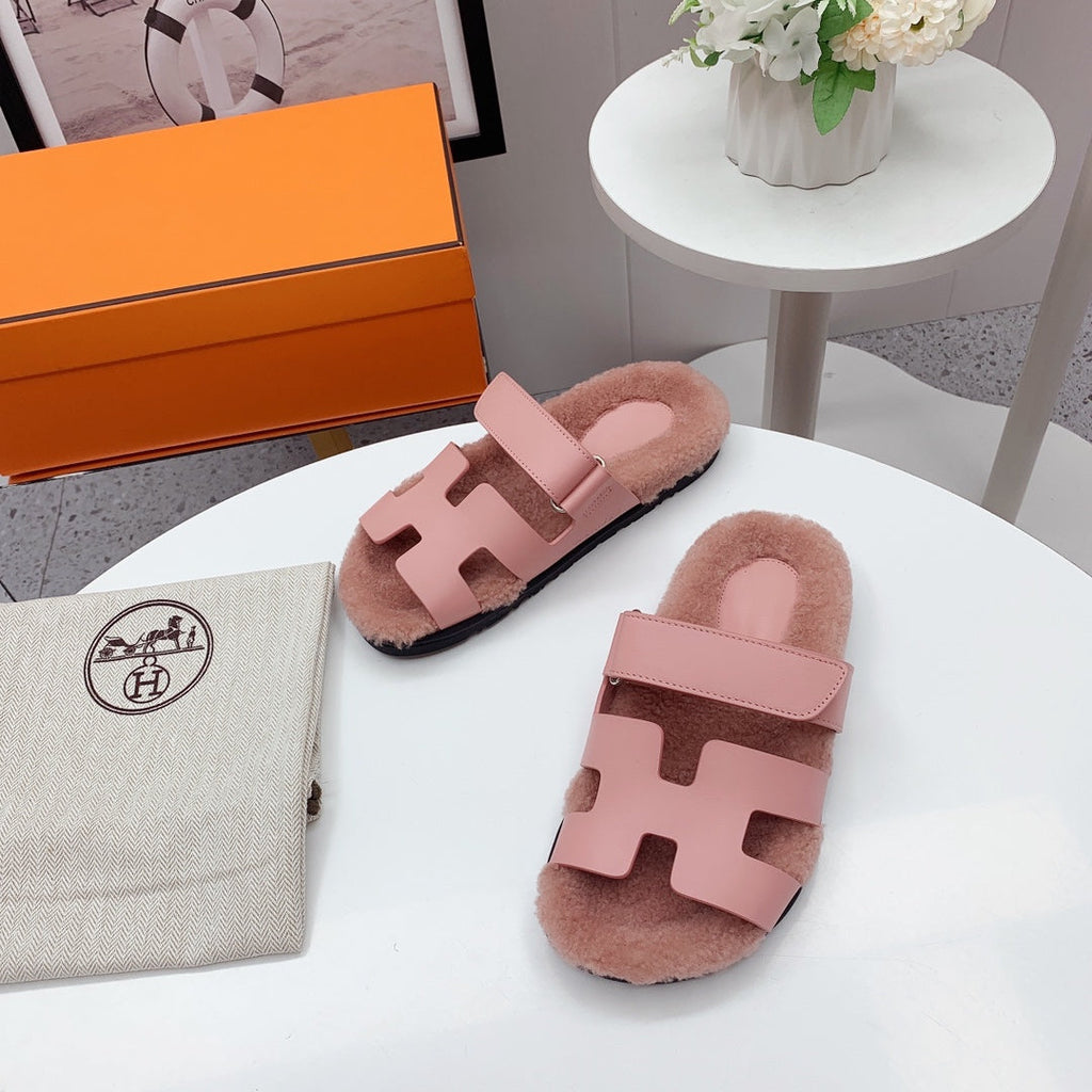 HERMES Chypre Sandal Pink shearling insole Pink goatskin lining